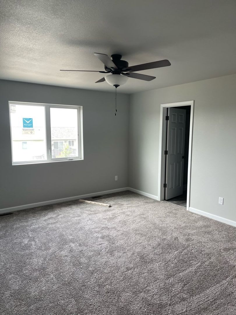 Spacious 3 Bed 2 5 Bath First Month Free – photo 5