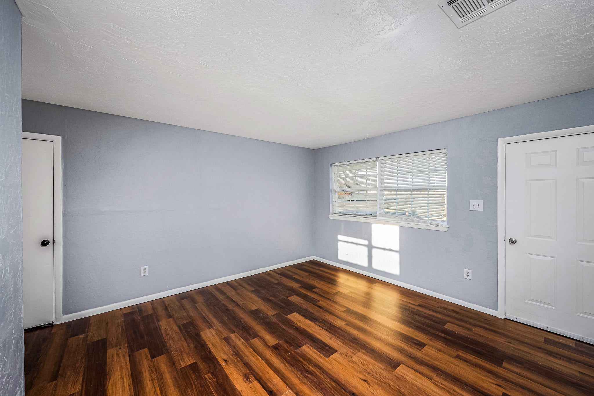 709 Southwest 45th Street – photo 5