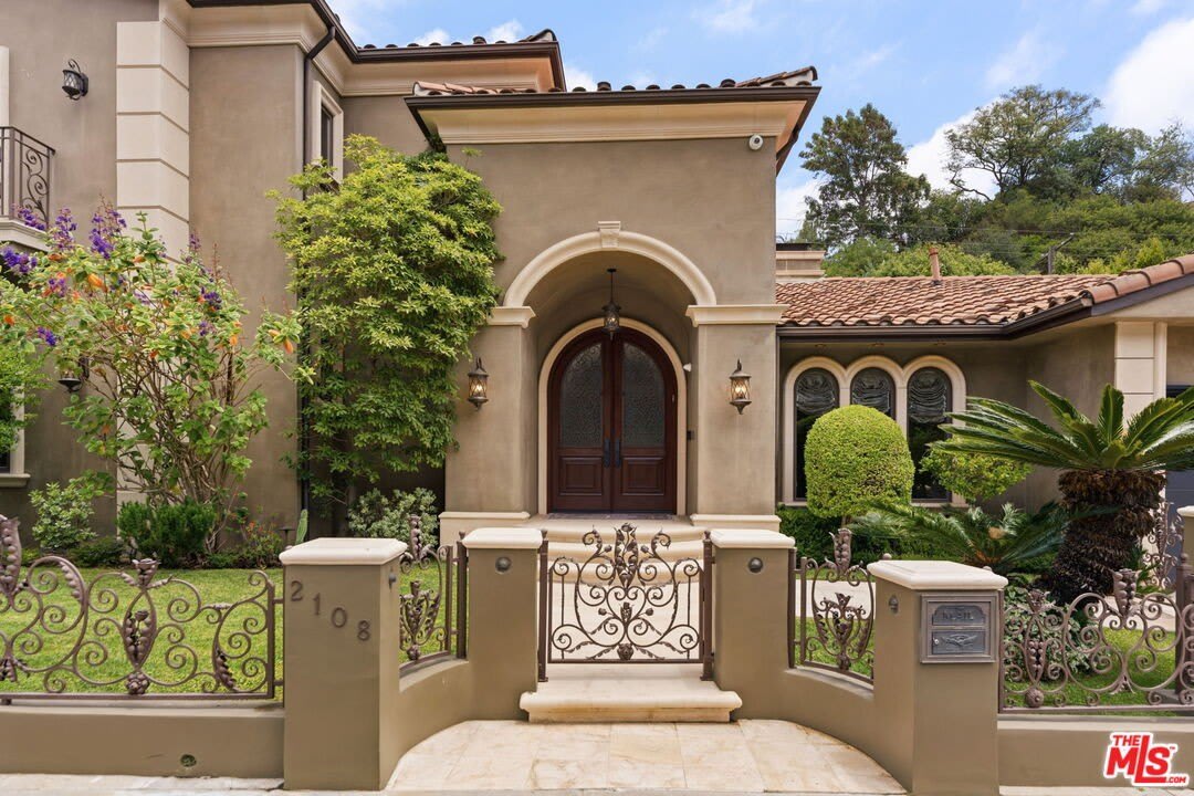 2108 San Ysidro Dr – photo 1