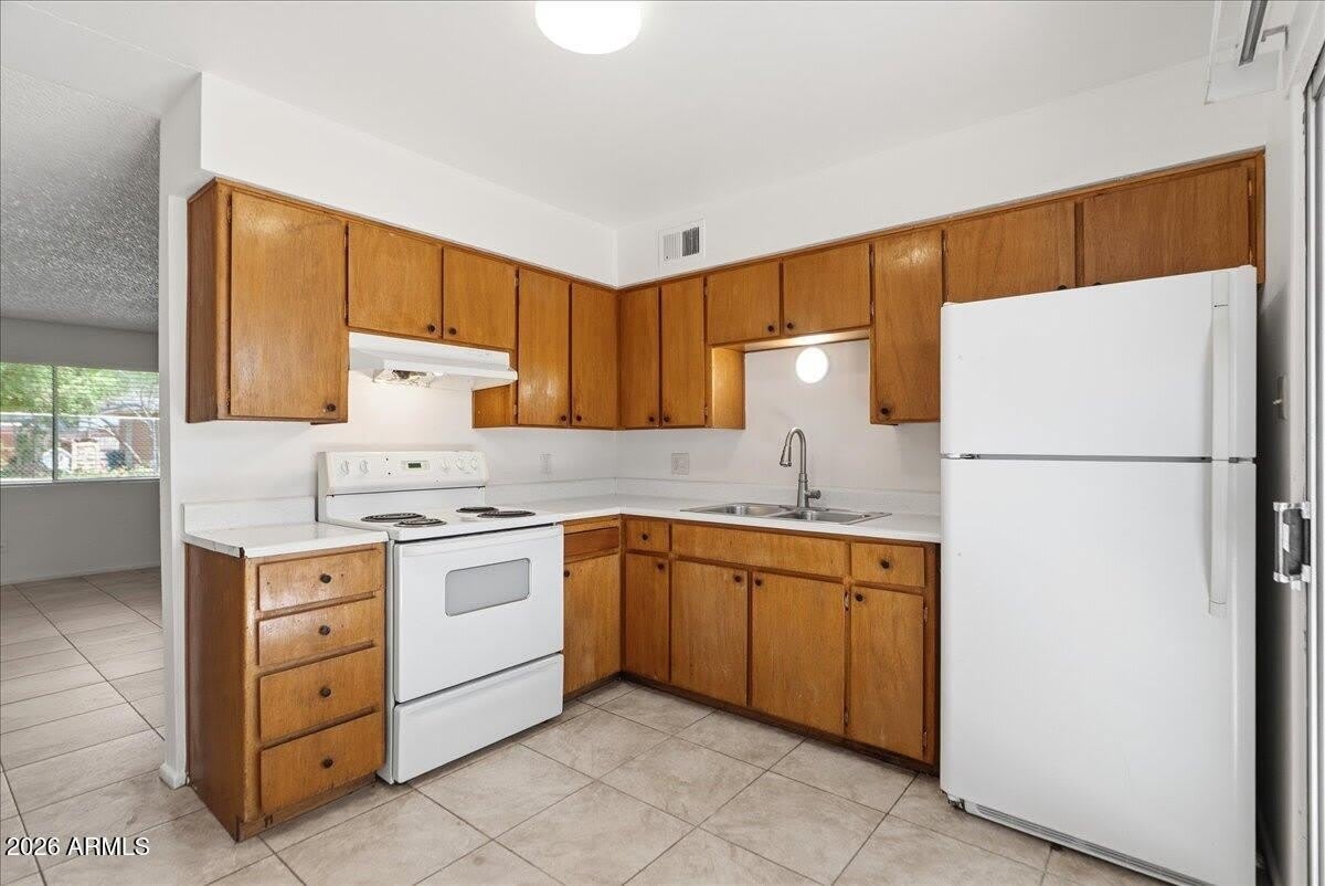 1321 E CAROL Avenue – photo 4