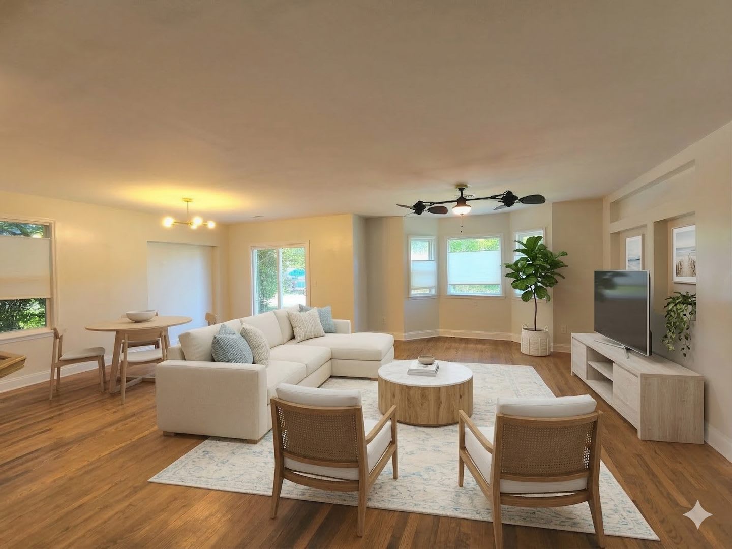 Completely Remodeled Navy Point 3 Bedroom, 2 Bath Cottage! Close to the Water!! – photo 3