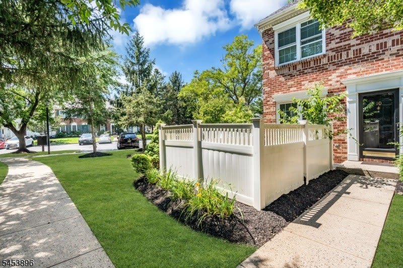 10 Brighton Way – photo 3