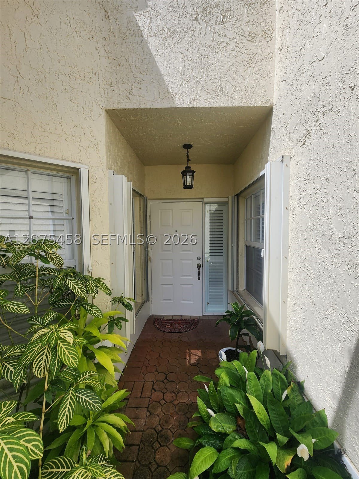 6053 Heliconia Rd – photo 2