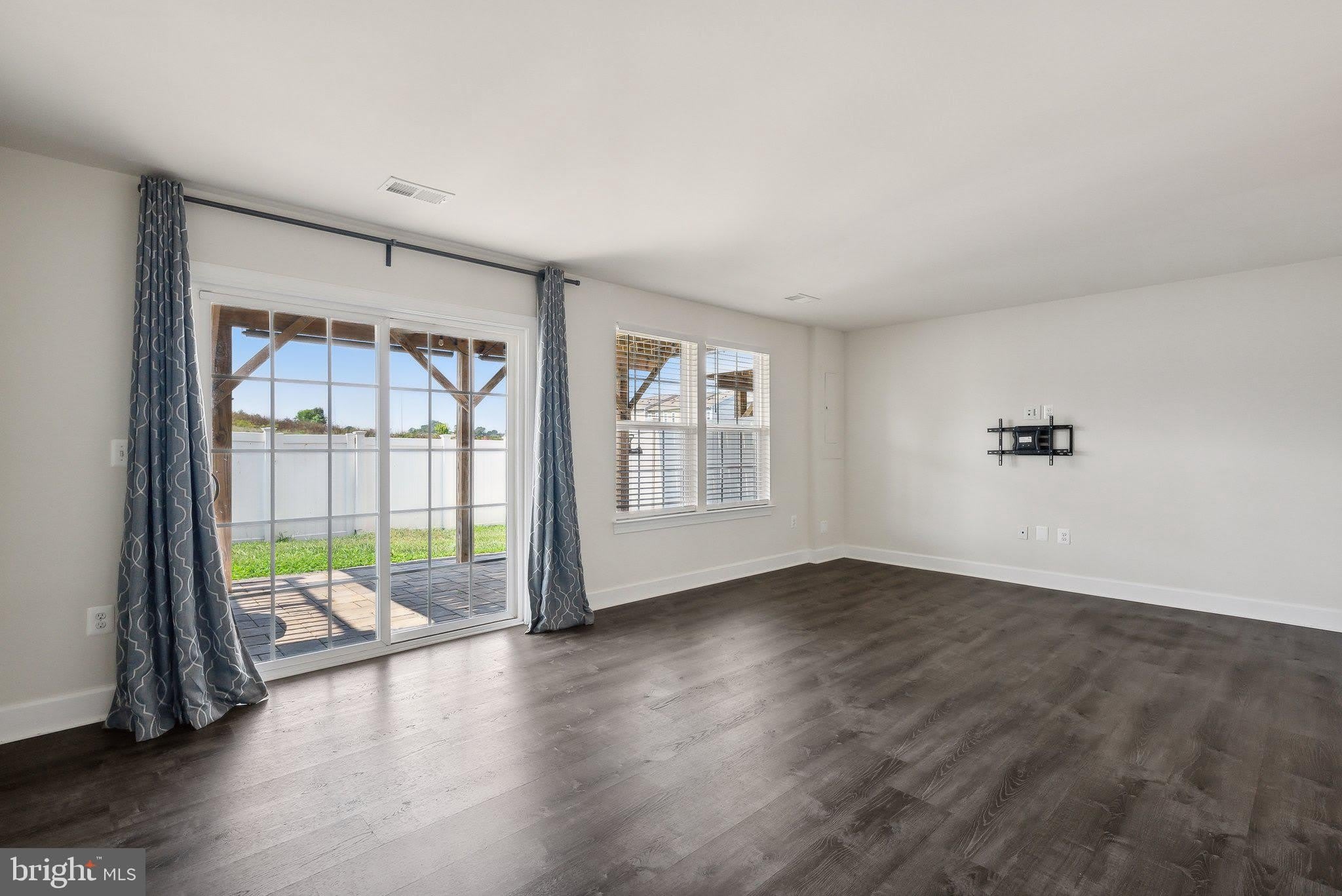 13827 LITESPEED Way – photo 2