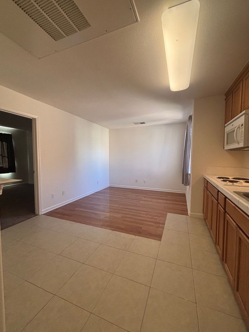 1 Bedroom 1 Bathroom ADU with A/C located in Santa Rosa's Coffey Park Neighborhood – photo 4