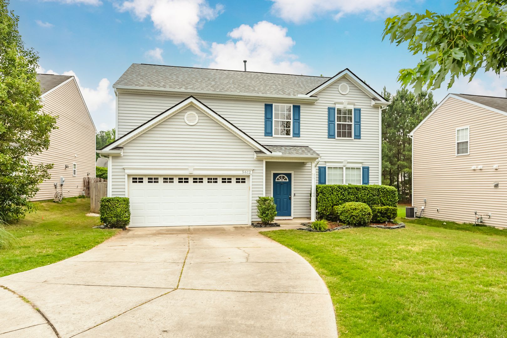 4 Bedroom With Fenced Yard In Great Location – photo 1