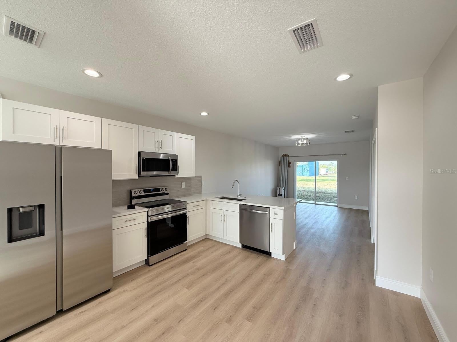 10336 PENDLETON Avenue – photo 2