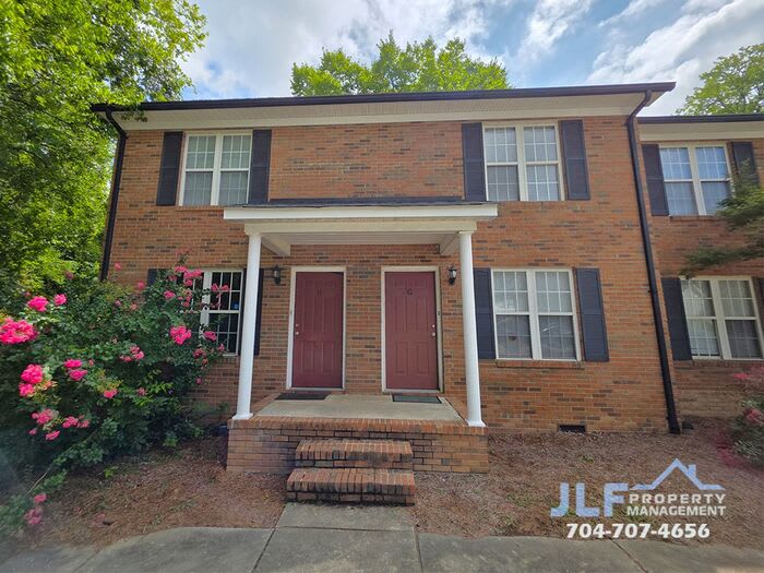 268 Southcircle Drive Northwest – photo 1