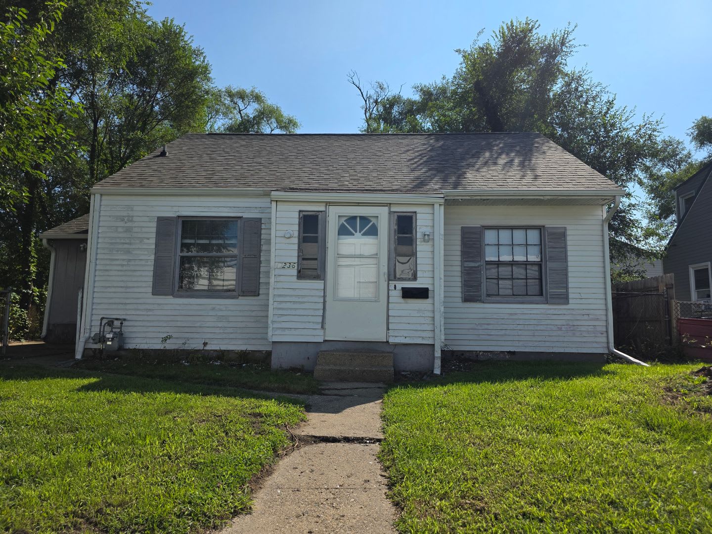 Updated 2-Bedroom, 1-Bathroom Home with Basement – $1,100/Month – photo 1