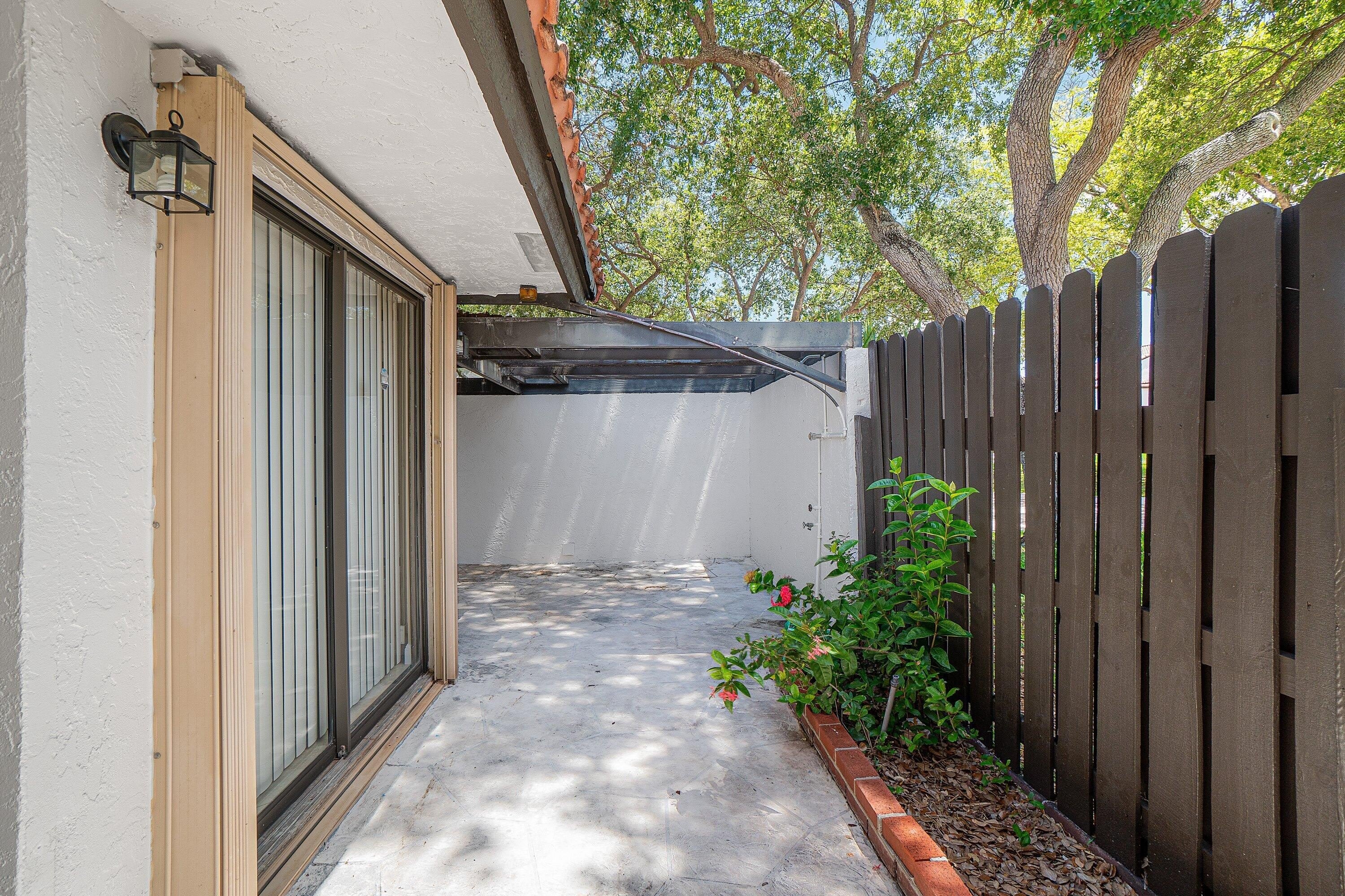 6850 Nw 2Nd Avenue – photo 5