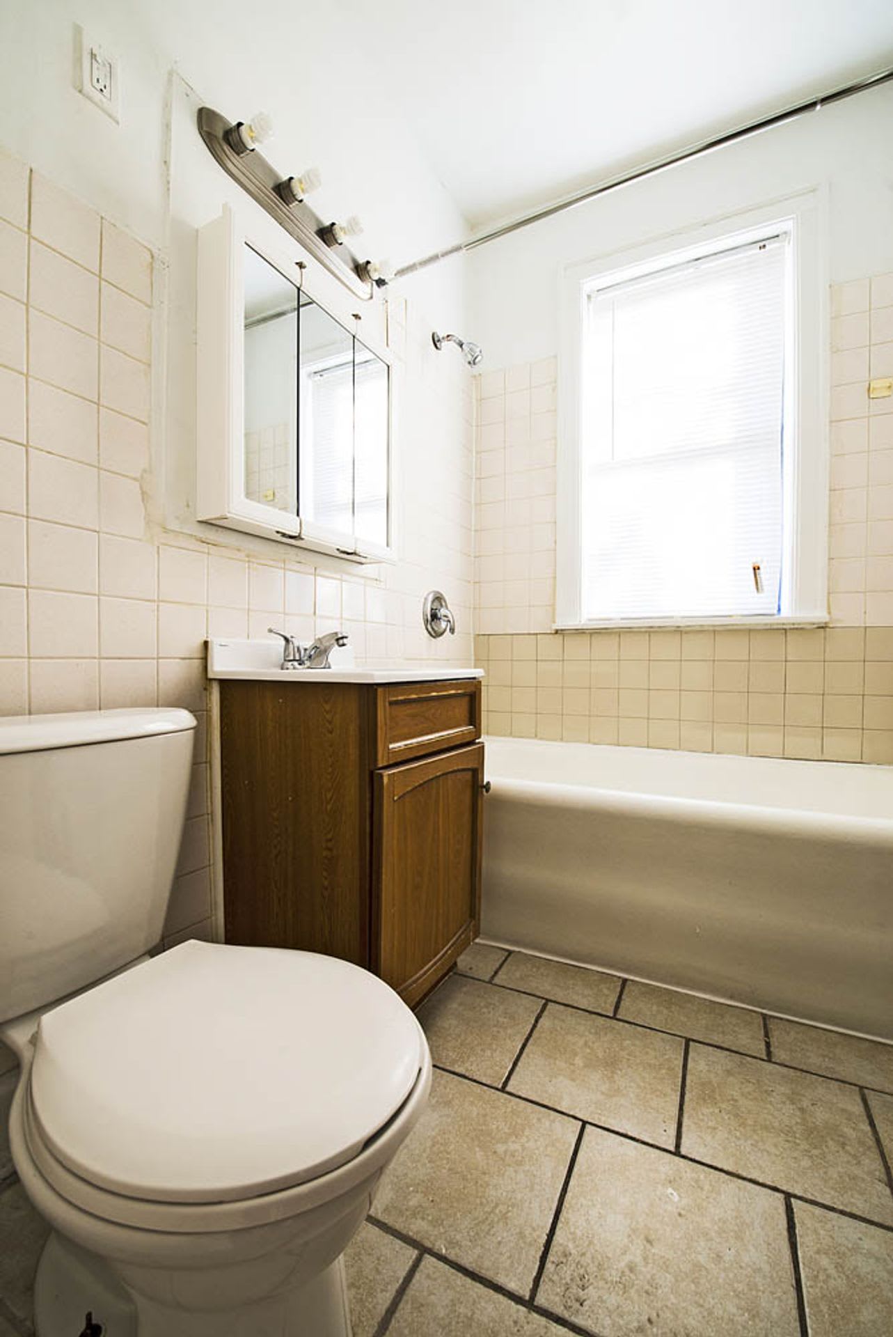1717 W 77th St – photo 3