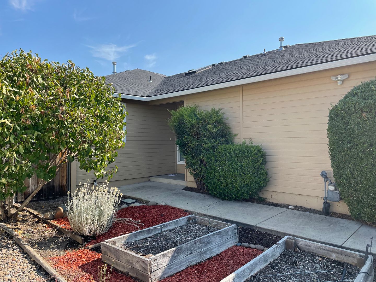 Mature Landscaping-3 Bedroom 2 Bath Duplex – photo 3