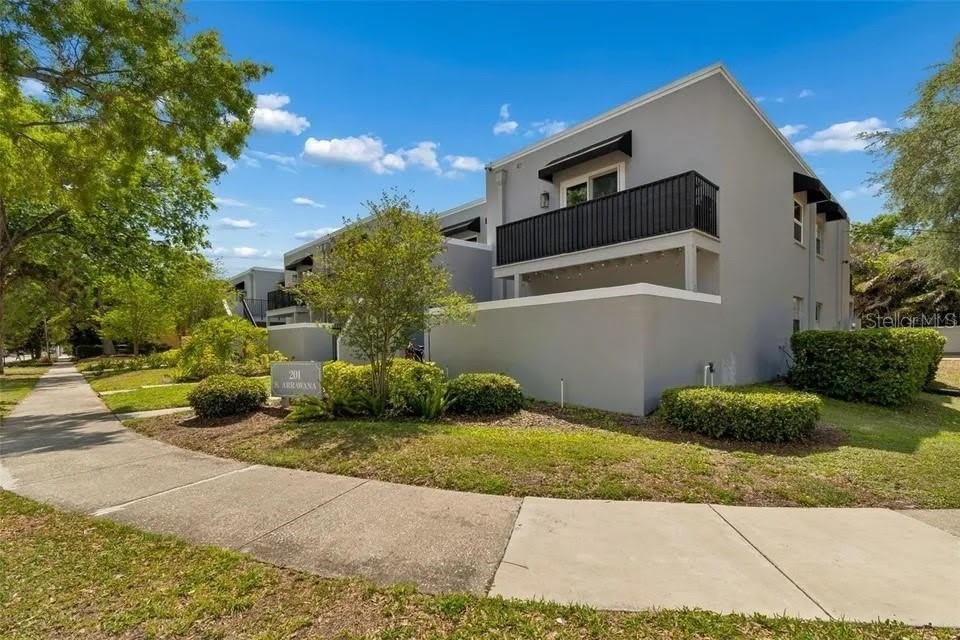 201 S ARRAWANA Avenue – photo 1