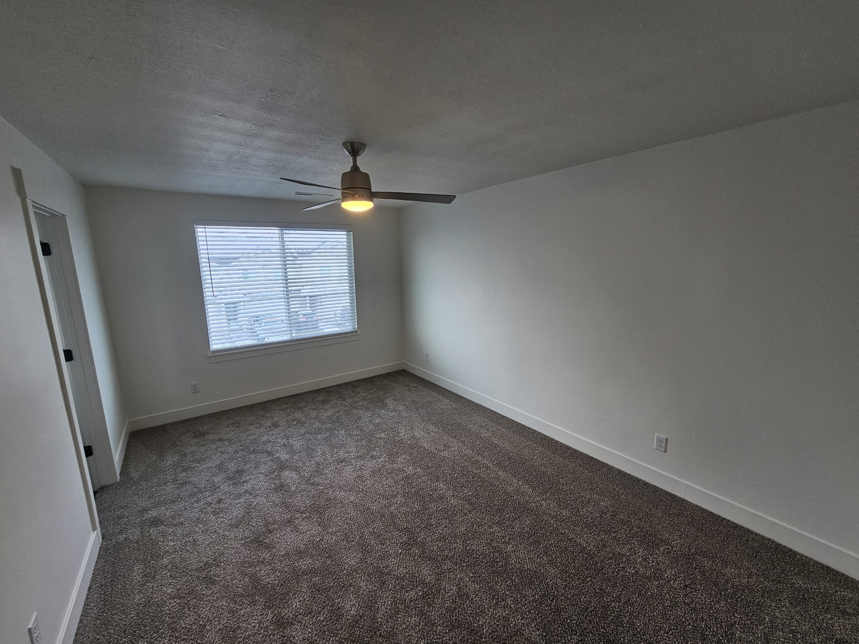 112 E 730 N – photo 2