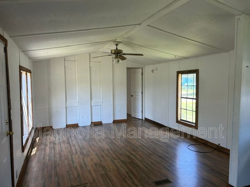 31 S. Oliver Dr. – photo 3