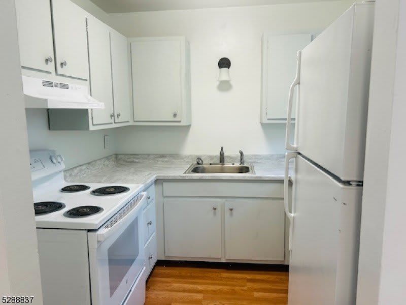 7 Hillside Ave – photo 2