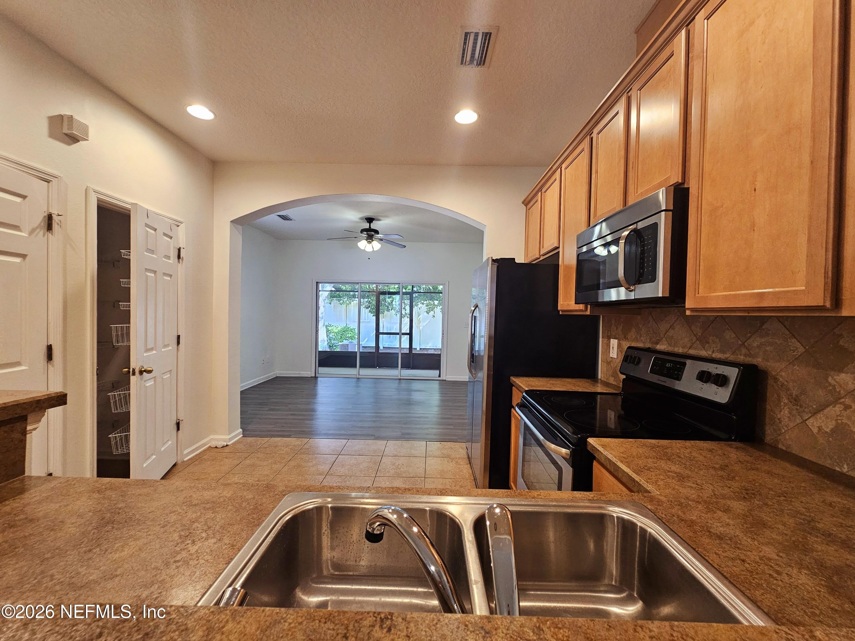 6194 HIGH TIDE Boulevard – photo 4