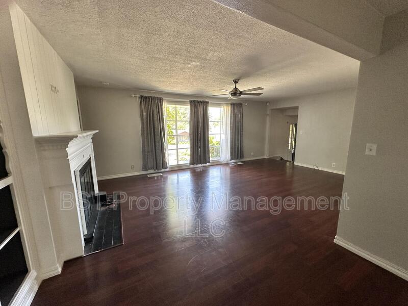 1458 Greenwood Drive Northeast – photo 5