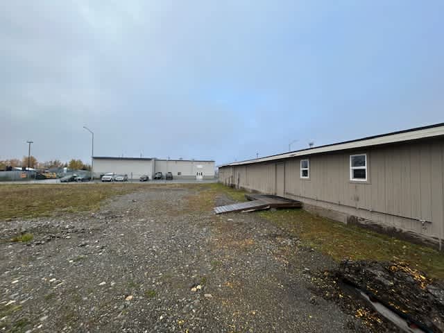 490 East Railroad Avenue E – photo 2
