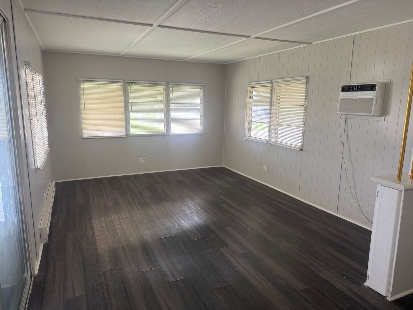 2 bedroom 1 bath – photo 2