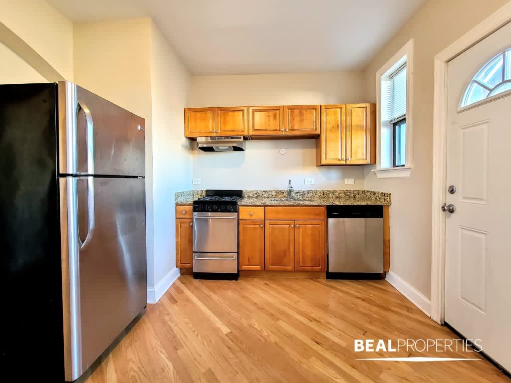 896 Green Bay Rd – photo 5