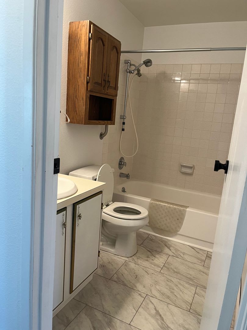 Beautiful 2 Bedroom Home in Lakewood! – photo 5