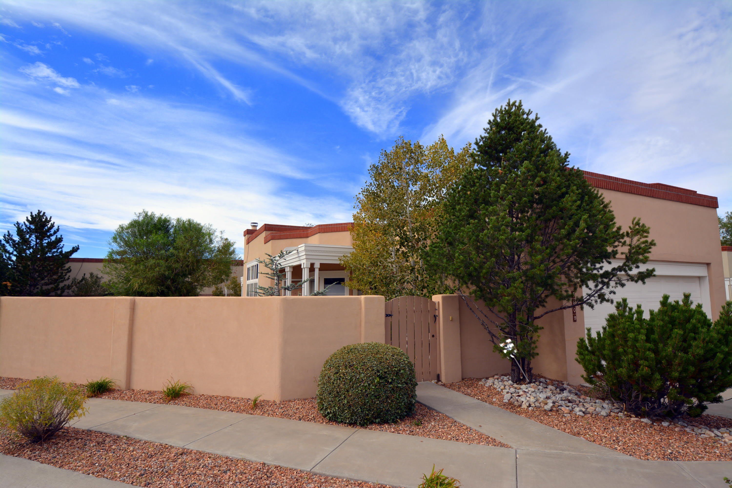 5809 Vulcan Vista Drive NE – photo 1
