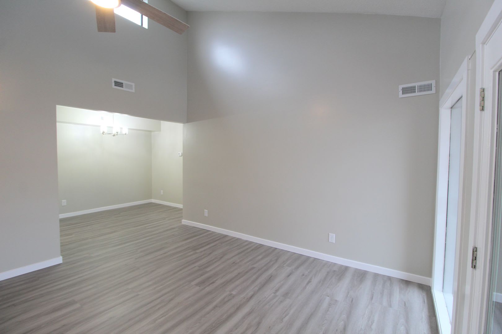 Remodeled 2 bedroom 2 bath condo on the top floor with vaulted ceilings – photo 5