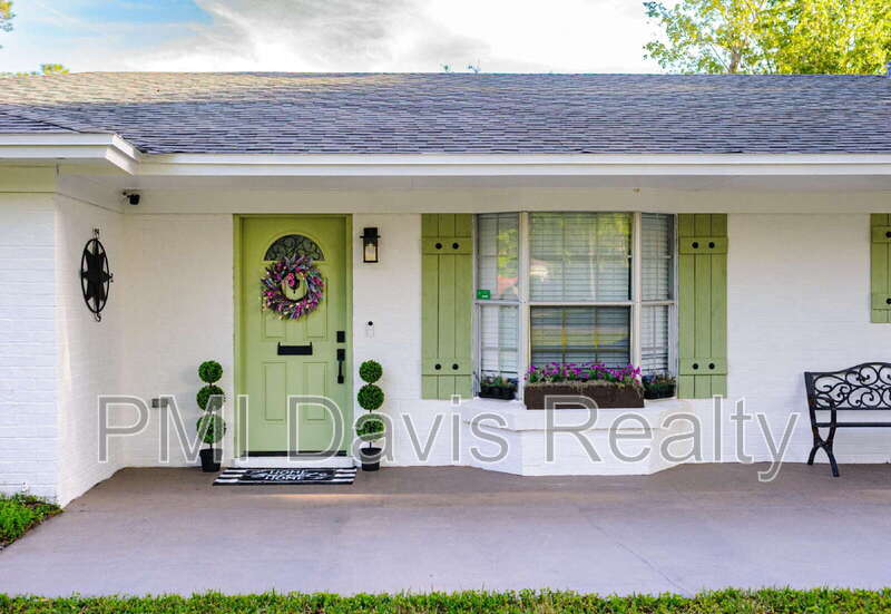 332 Whispering Woods Drive – photo 2