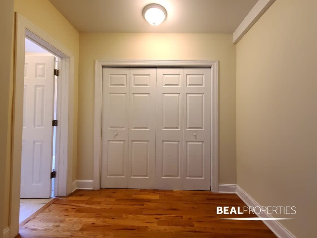 1347 N Dearborn St – photo 4