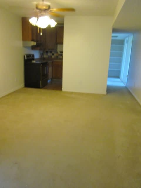*AVAILABLE NOW* 3 Bedroom for Great Price In Gunbarrel Close to Many Businesses – photo 2