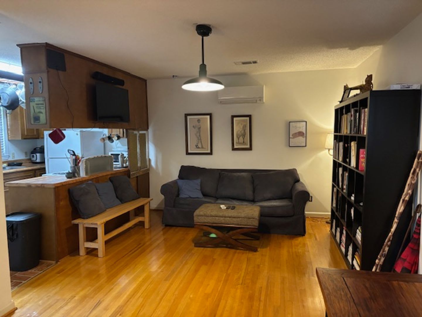 Fully furnished 1 bedroom 1 bath garage apartment – photo 2