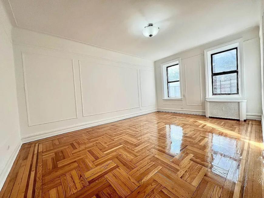 1305 Sheridan Avenue – photo 2