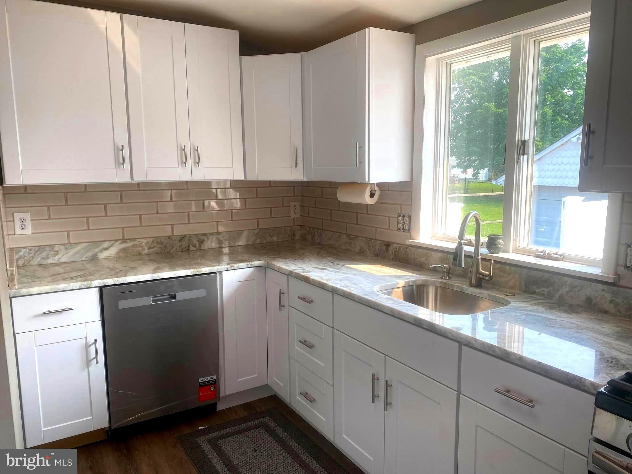 516 SUMMIT Avenue – photo 2