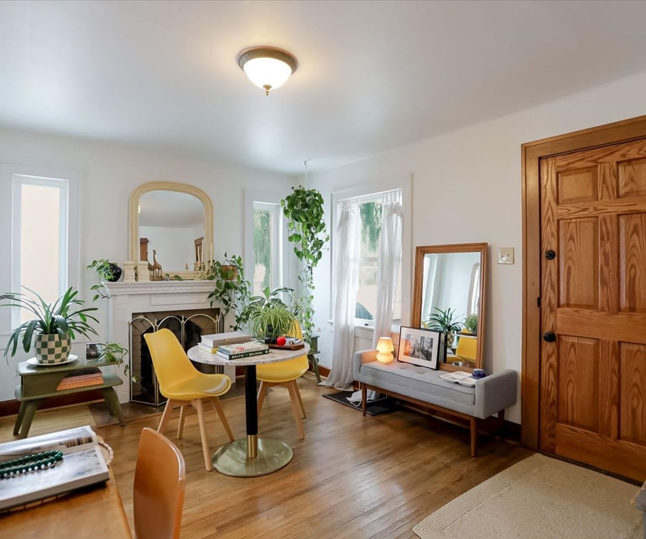 Beautiful New Listing Available Now Monthly Rent 1 950 – photo 4