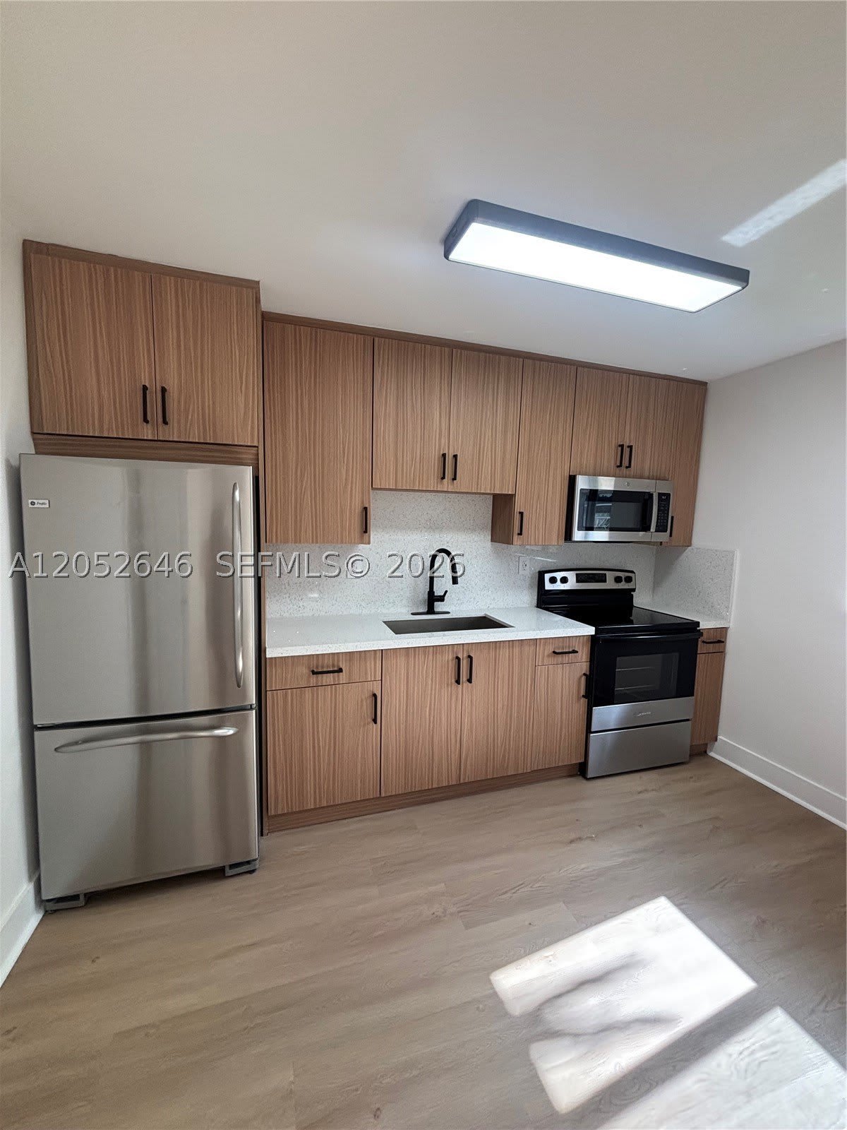 1353 NW 5th St – photo 2