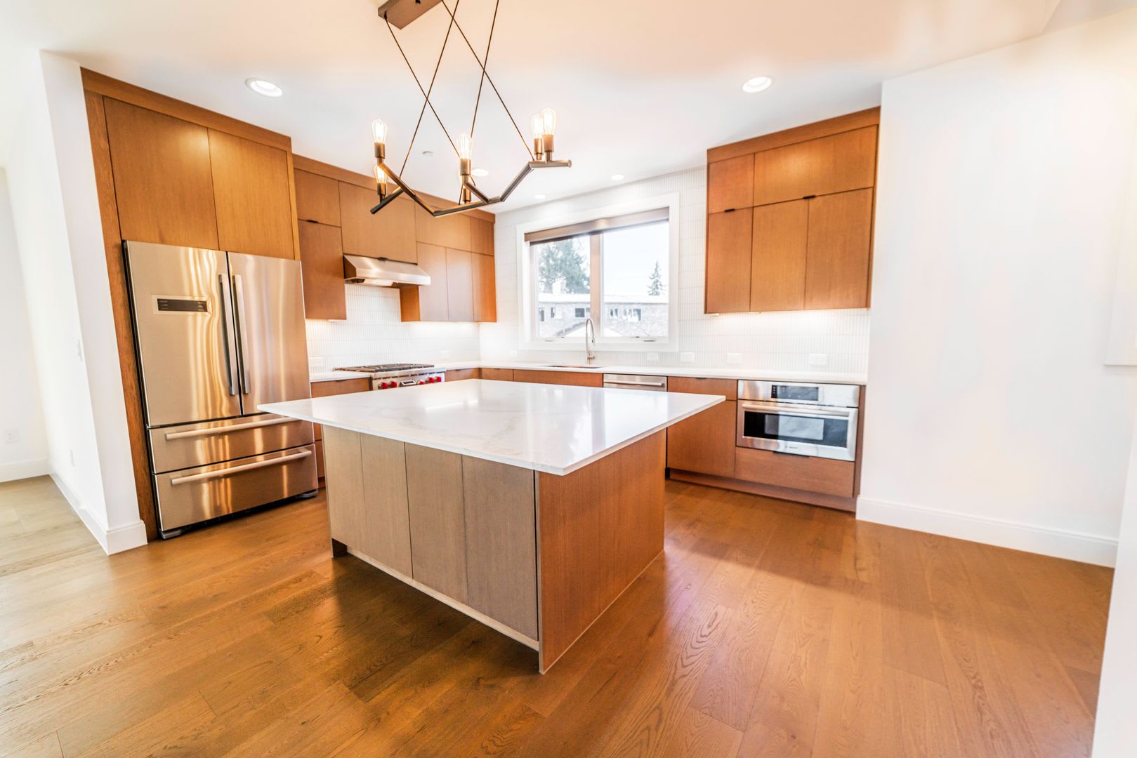 Park Central Townhomes 4 Stories 3 Bedrooms 31 2 Bathrooms 2 Car Garage And A Rooftop Deck With A View – photo 5