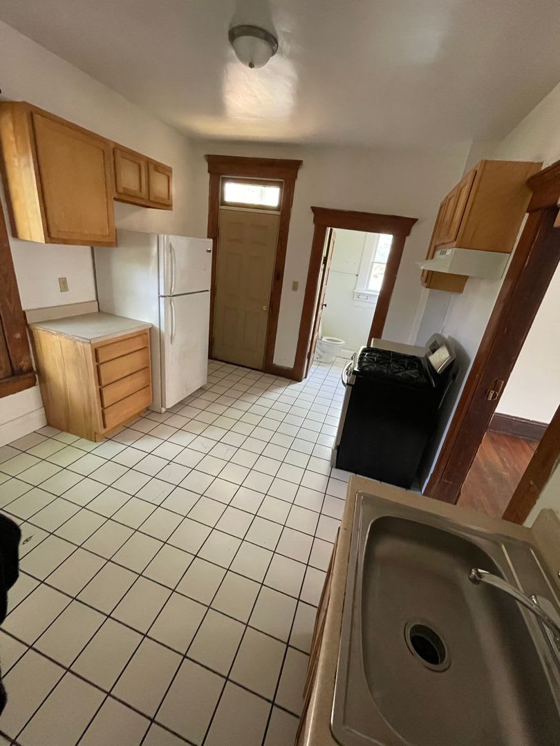 4 bedroom 2 full bath House – photo 5