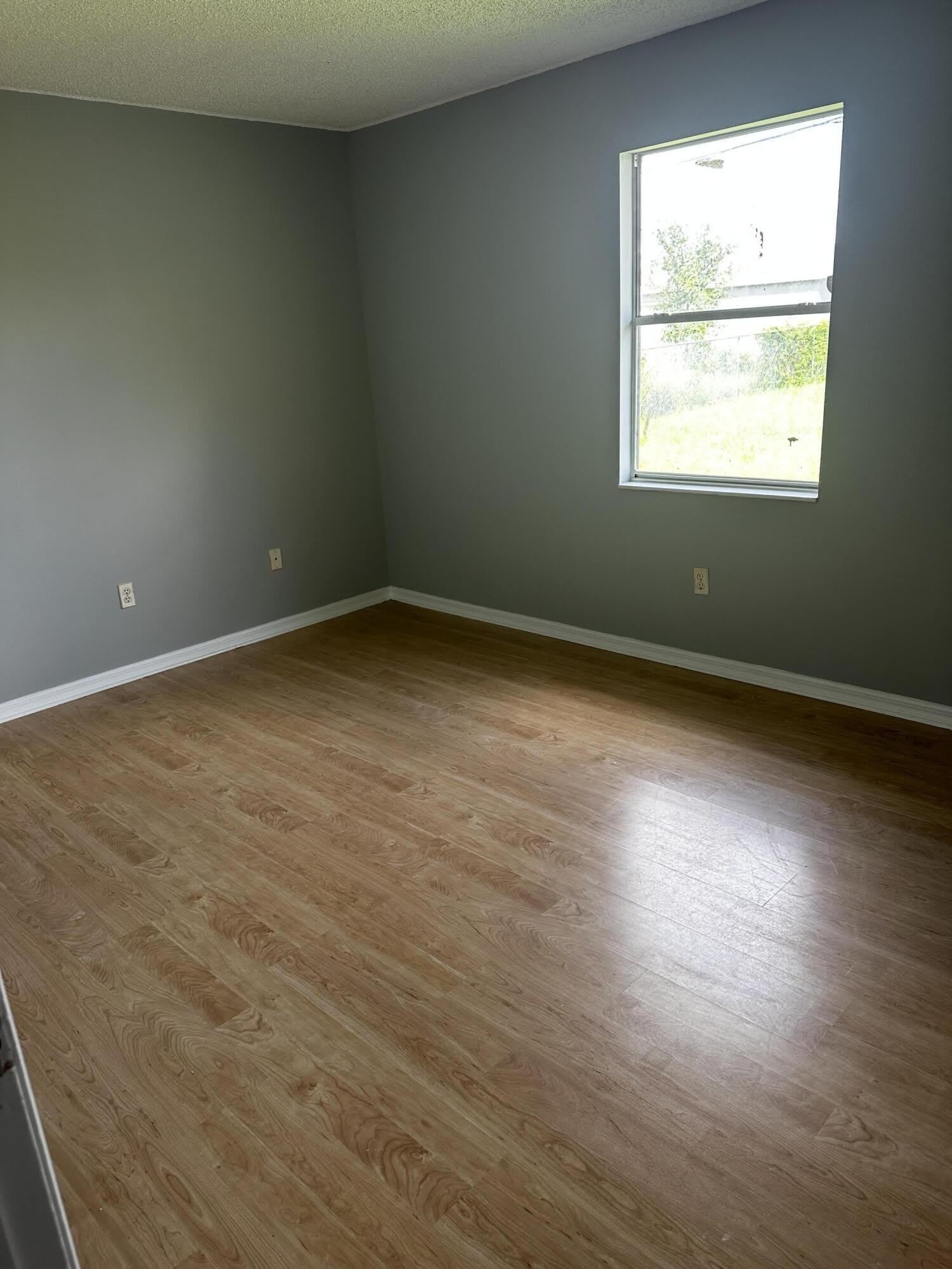 1021 SW Dubois Avenue – photo 4