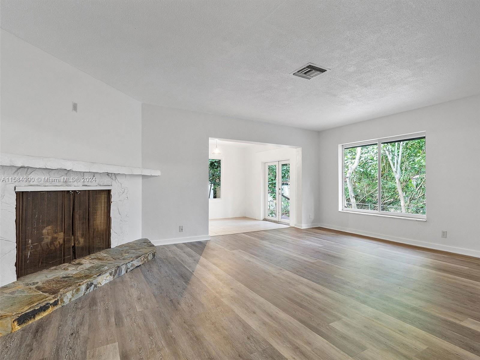 11000 Northeast 9th Avenue – photo 2
