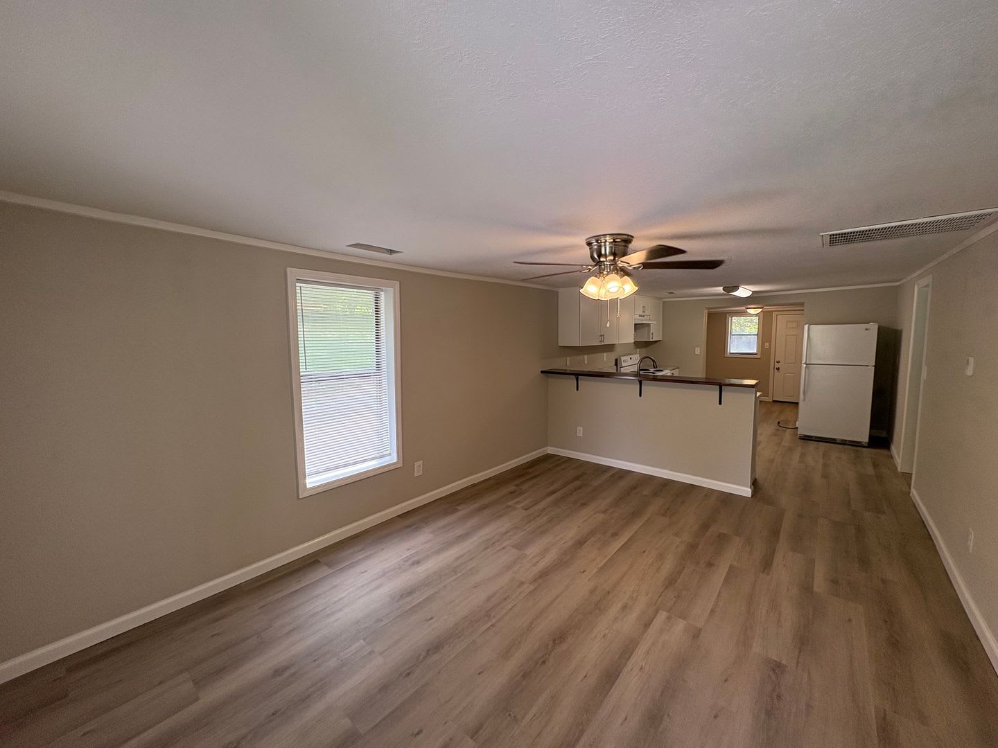 For Rent – photo 3
