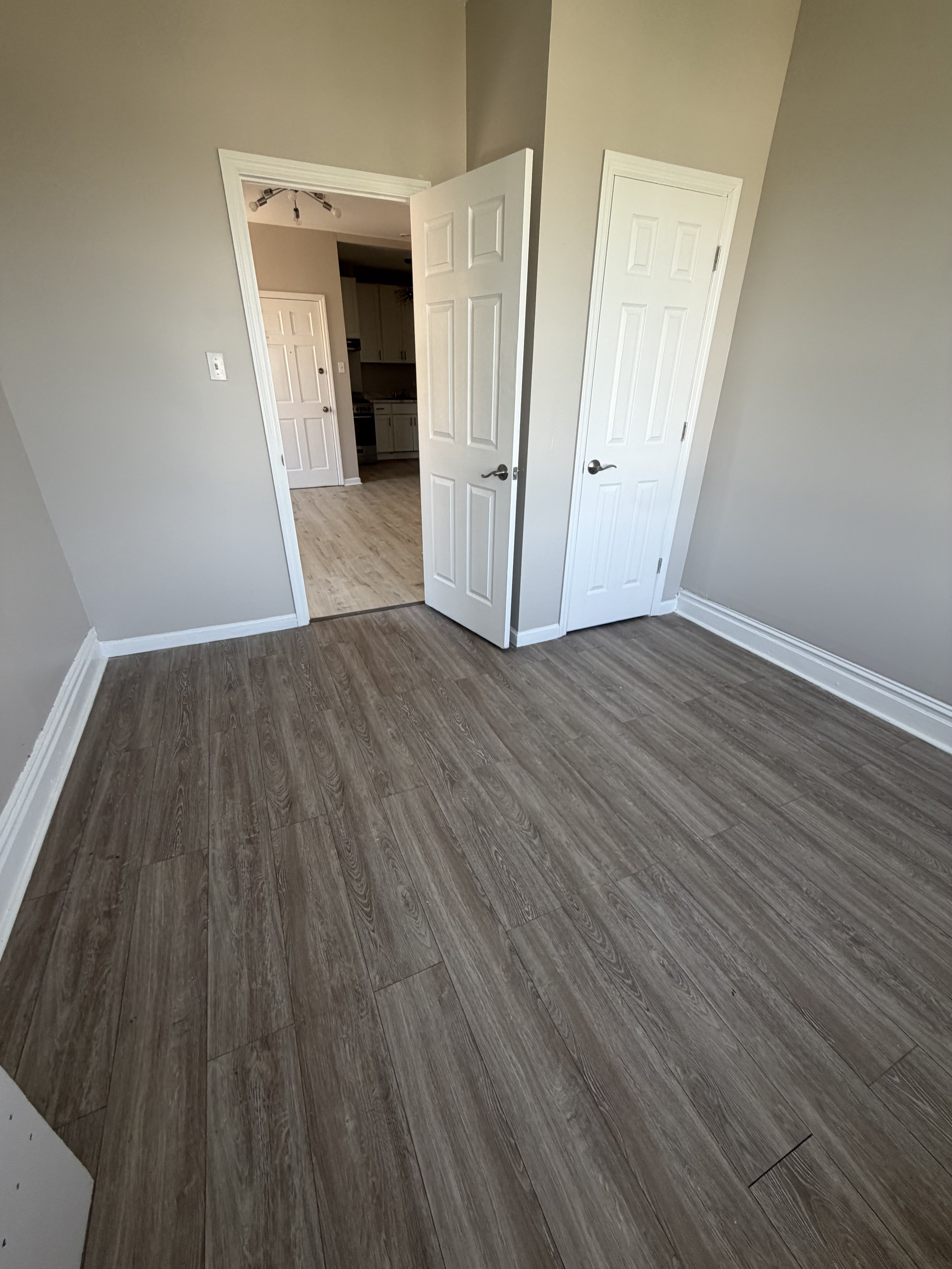 241 Duncan Ave – photo 5
