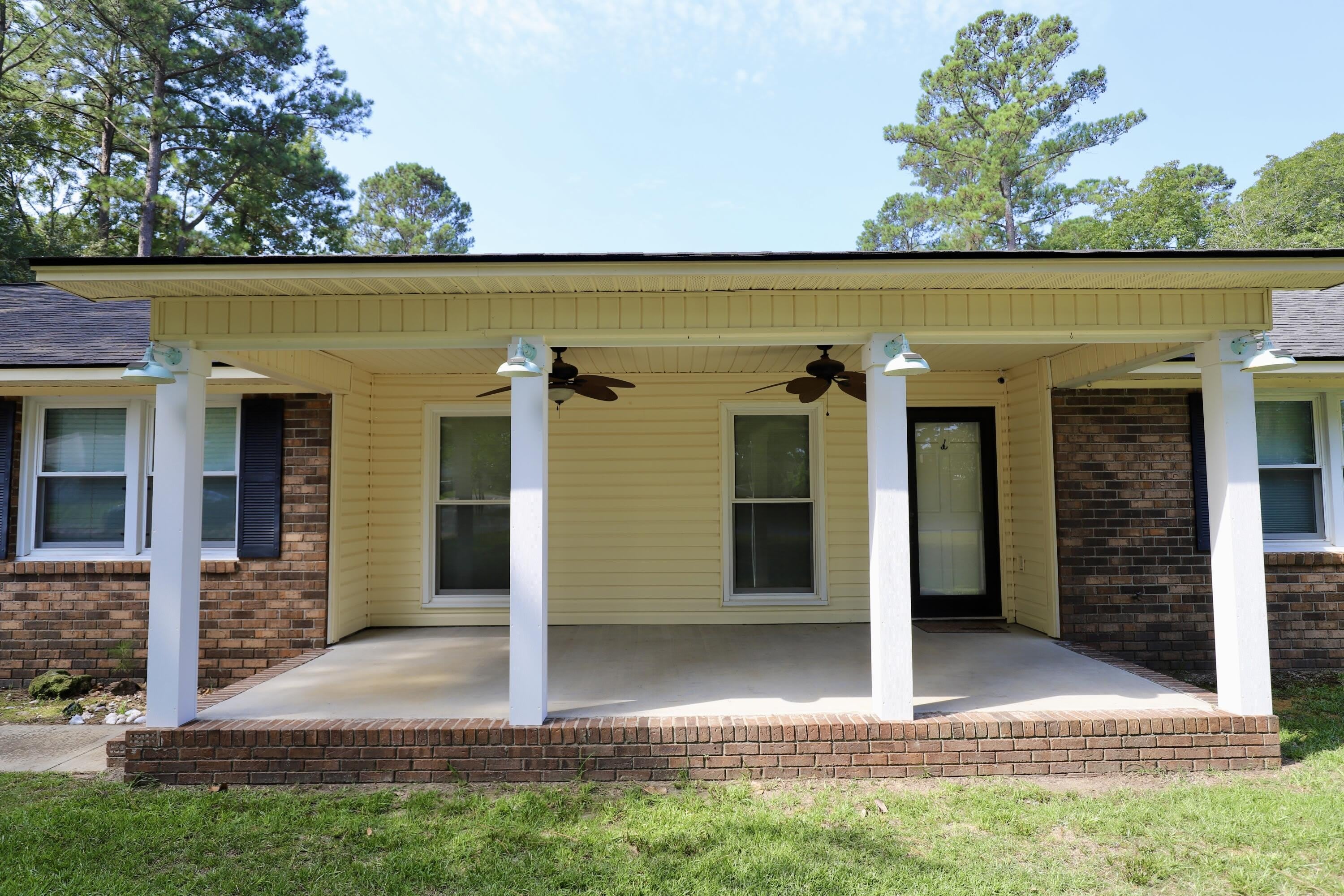 579 Sierra Street – photo 5