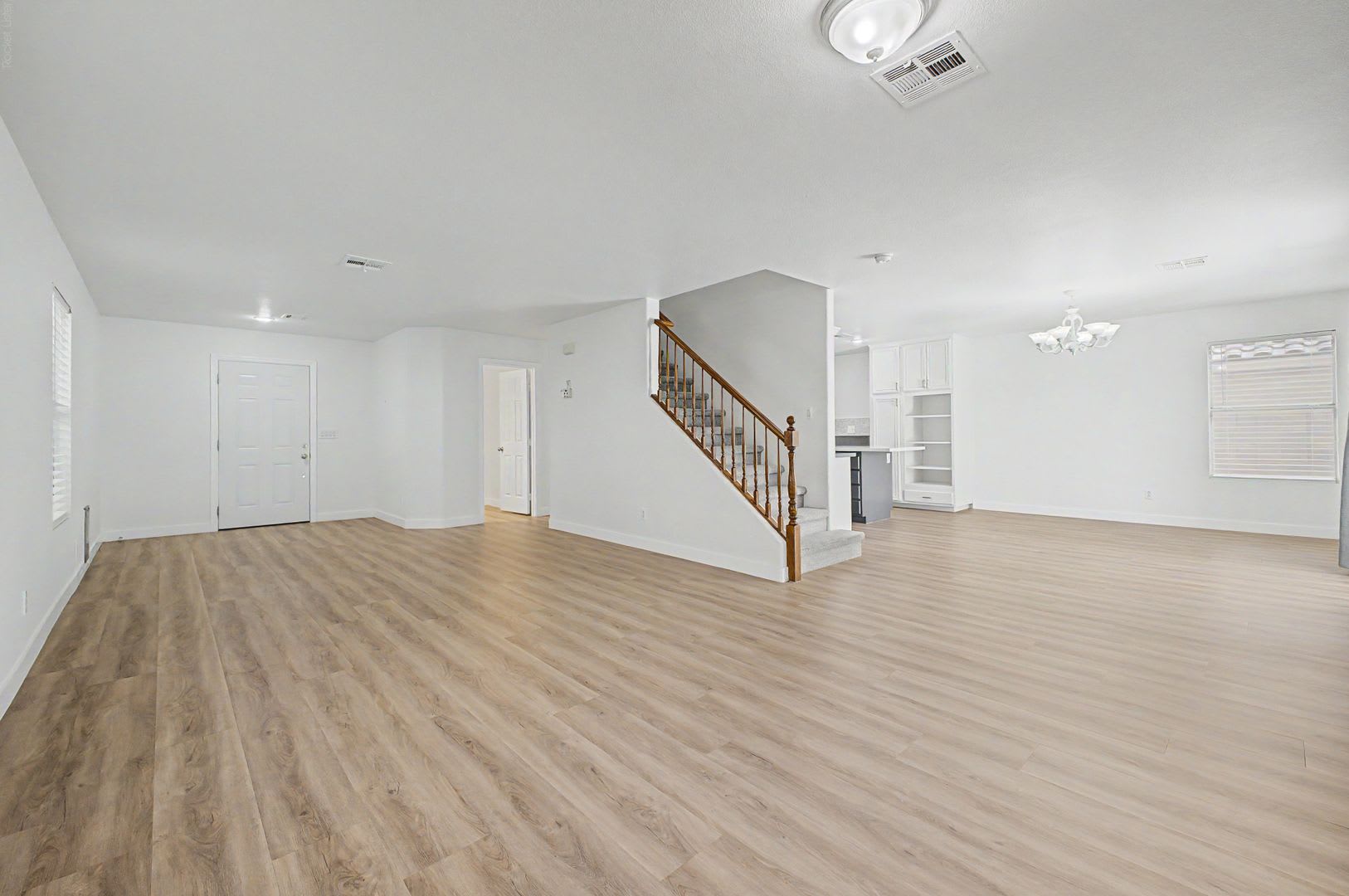 4-Bedroom Home in Summerlin with pool! – photo 5