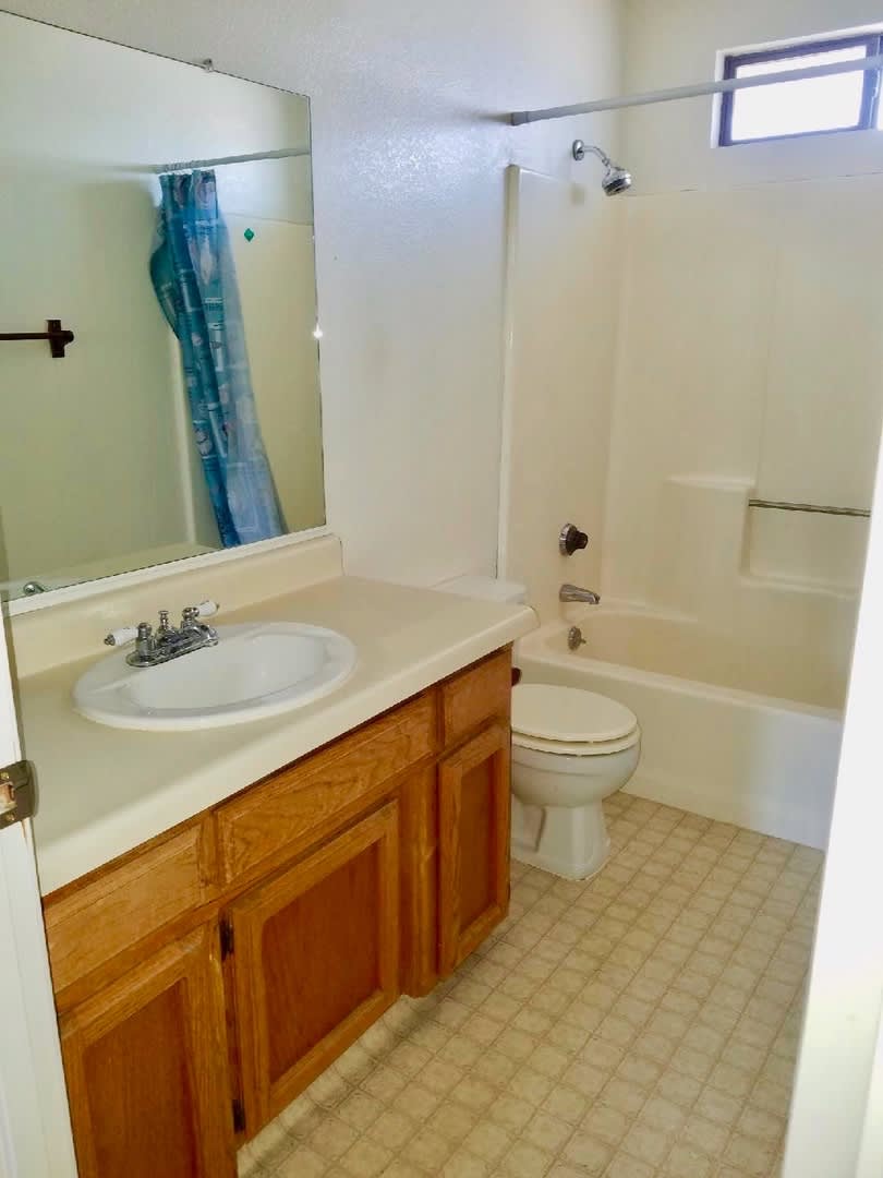 2 Bedroom 1 Bath Upstairs Unit – photo 3