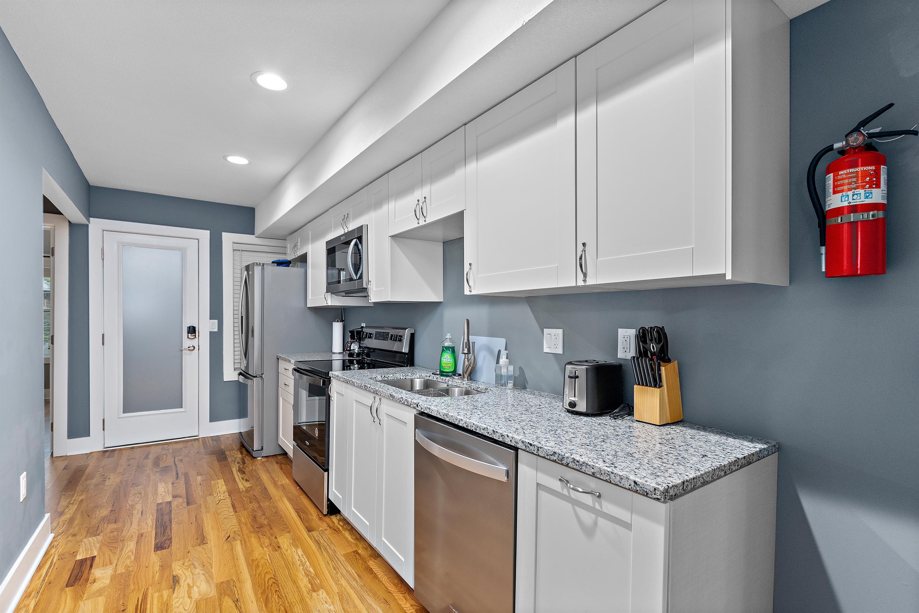4043 Kenwood – photo 4