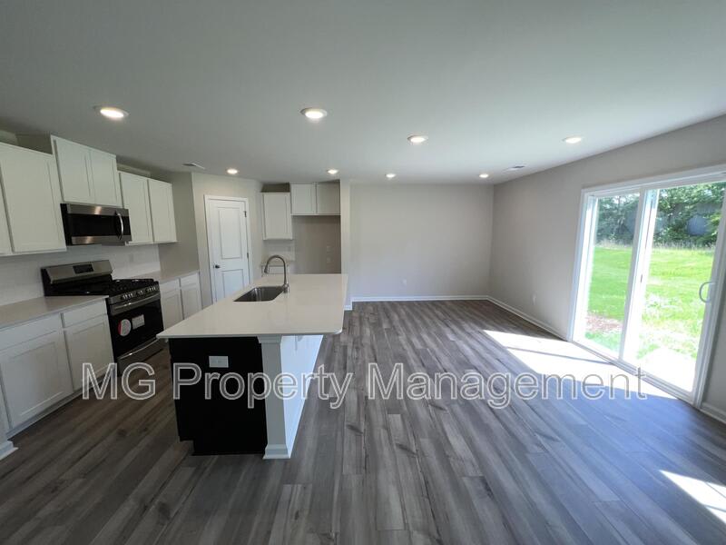 1367 Woodhouse Drive – photo 5