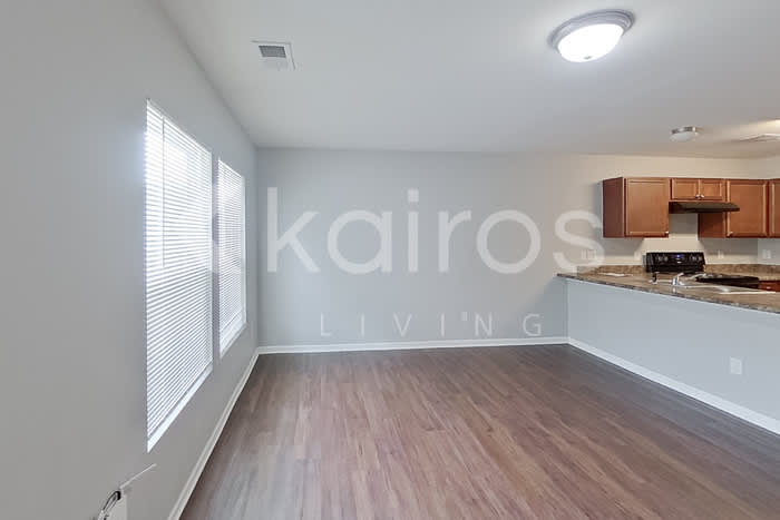 1010 East Macree Terrace – photo 3
