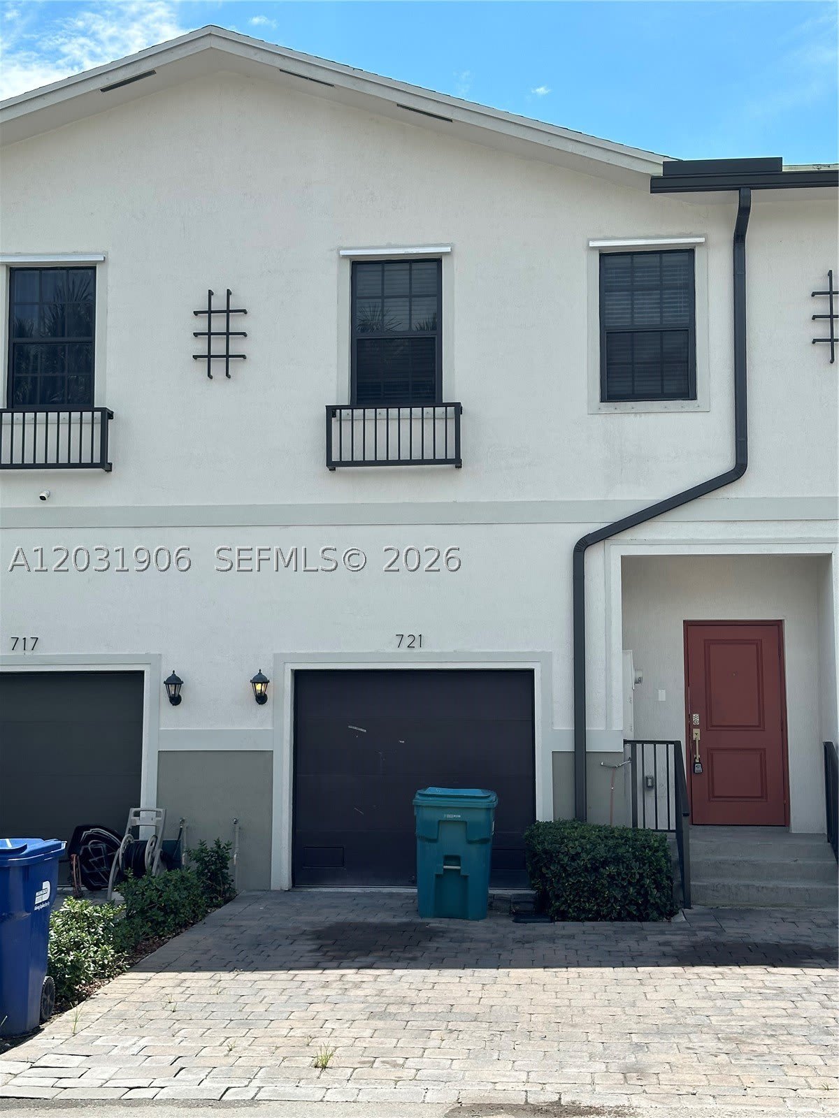 721 SW 11th St – photo 2