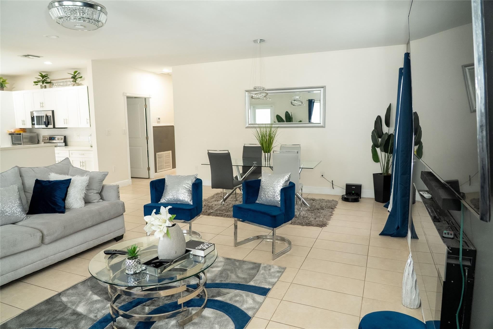 2710 NW 5th Street – photo 4